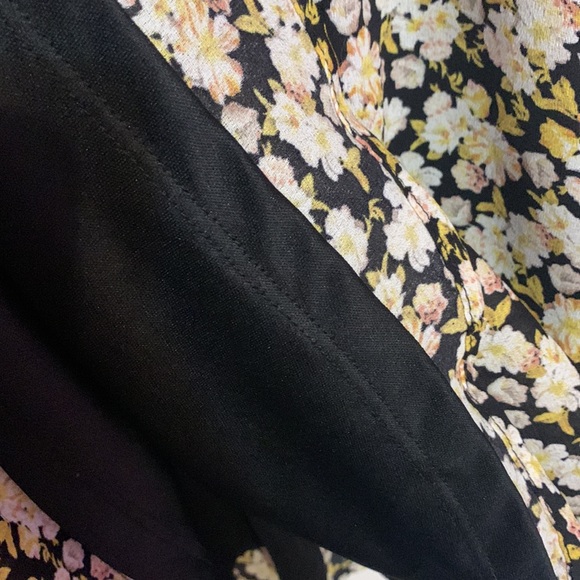 DE Collection Black Vintage Floral V-neck Lined Floral Dress - Picture 9 of 11